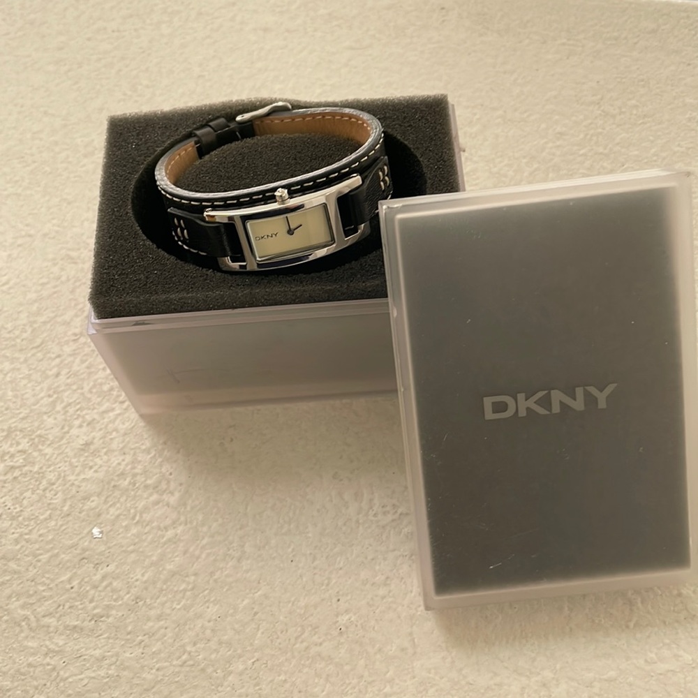 Dkny fashion wristwatch. Perfect condition, comes in original box